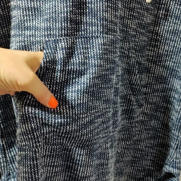 NWT- Inspired Hearts blue/white knit vest with kangaroo pockets and hood. Size M - Picture 3 of 5